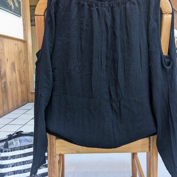 Love Potion Womens Black, Long Sleeve, Open Shoulder Top Size M Rayon - Picture 5 of 5